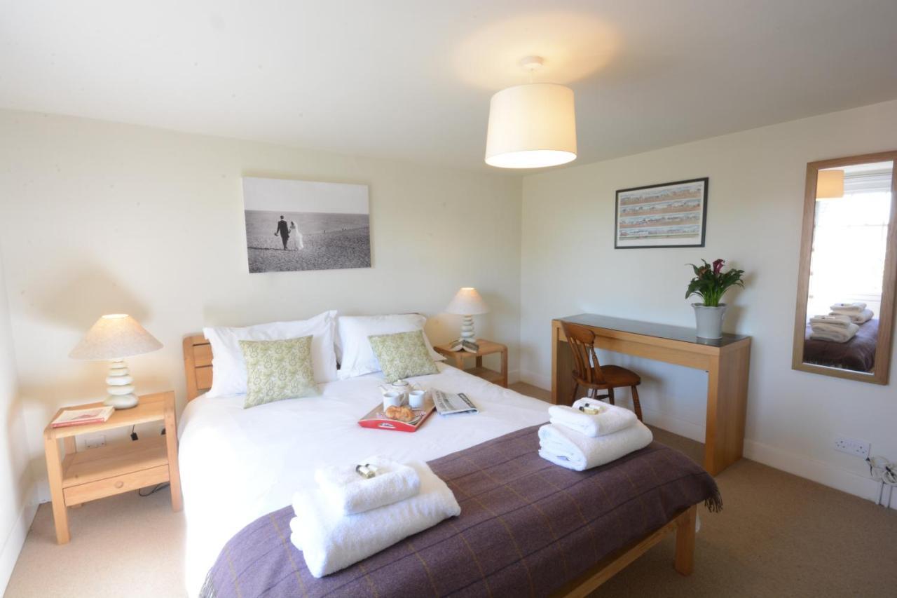 Pebble Beach Cottage, ออลบะระ ภายนอก รูปภาพ