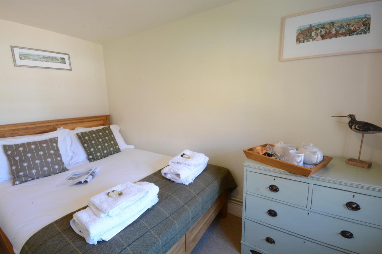 Pebble Beach Cottage, ออลบะระ ภายนอก รูปภาพ