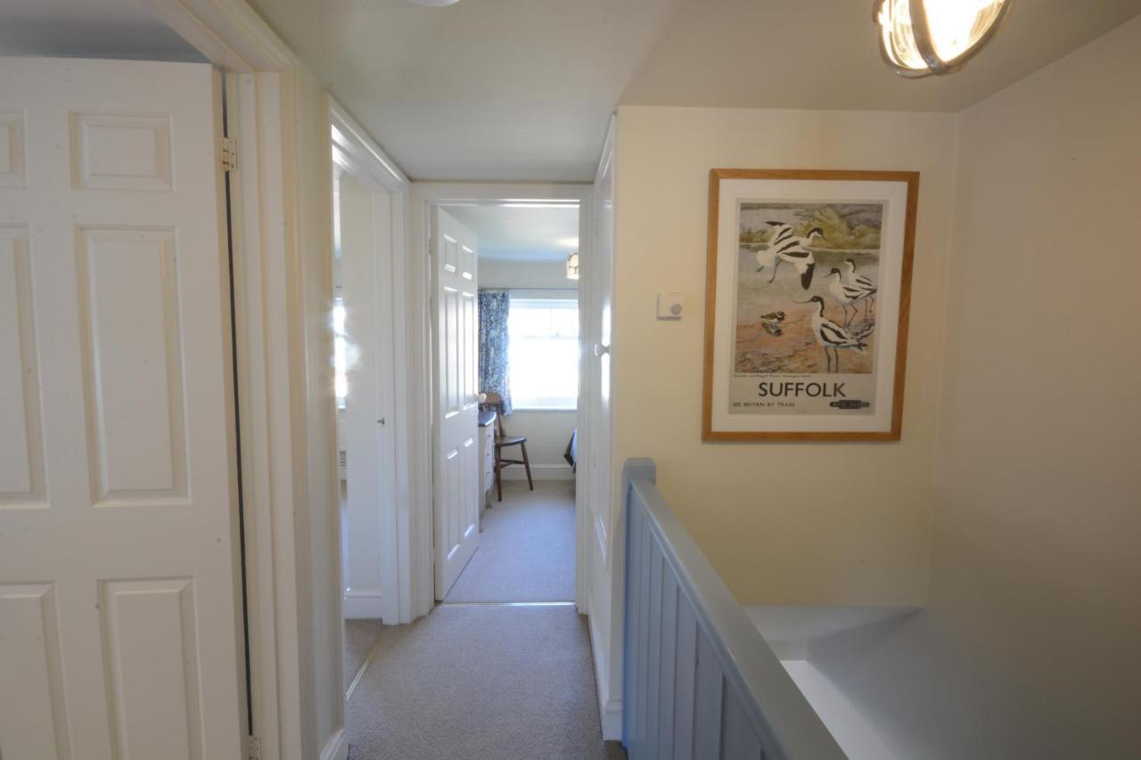 Pebble Beach Cottage, ออลบะระ ภายนอก รูปภาพ